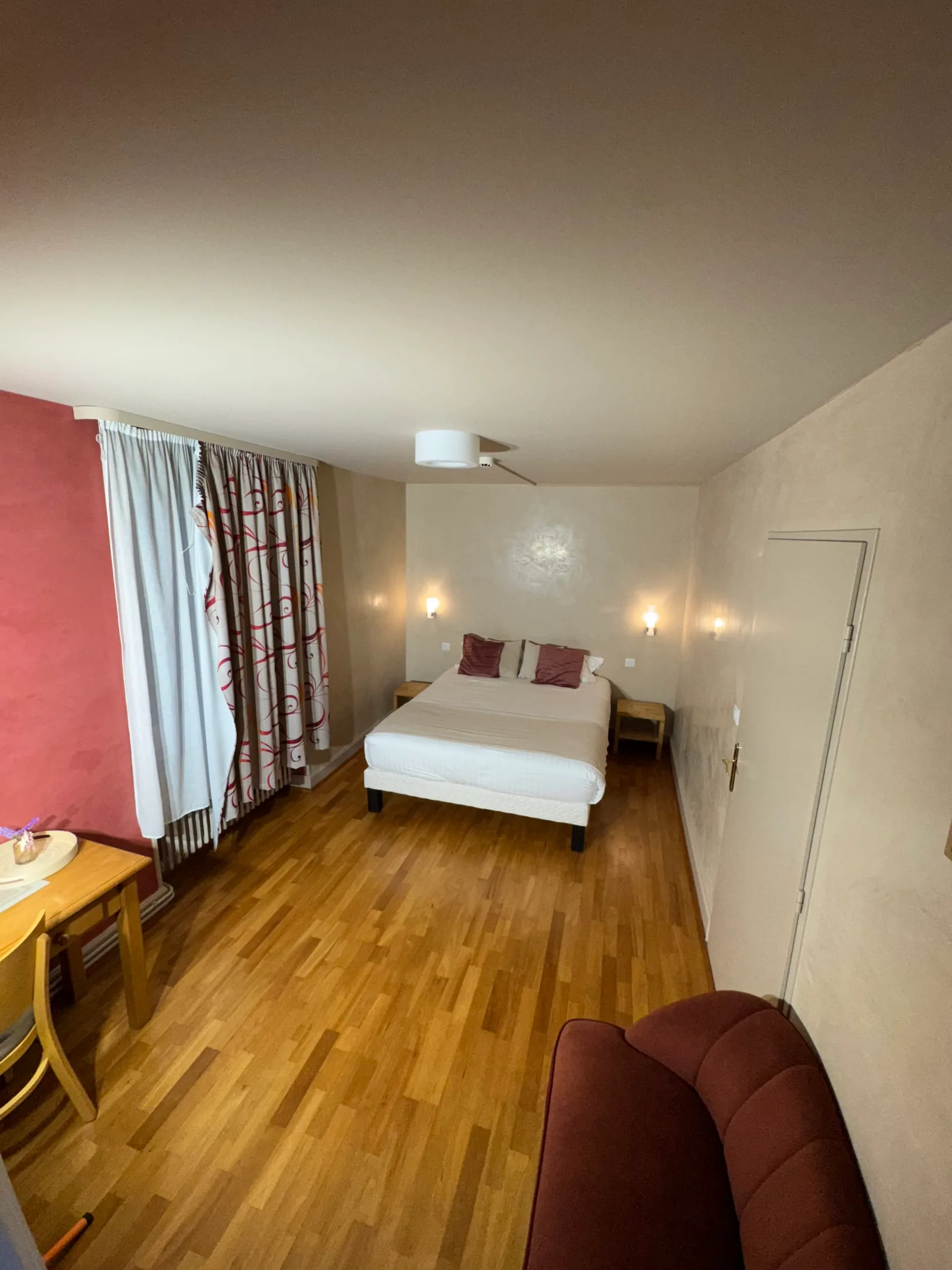 Suite La Zénitude : vue d’ensemble de la chambre